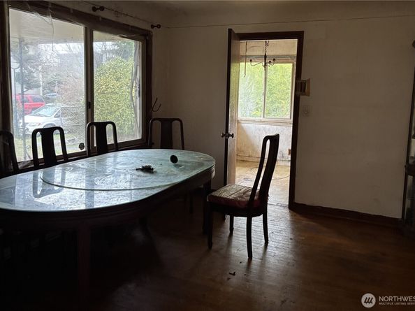 9208 17th Avenue SW, Seattle WA 98106