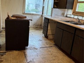 9208 17th Avenue SW, Seattle WA 98106