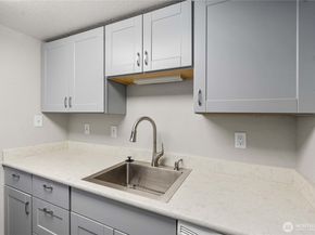 23415 101st Avenue SE F110, Kent WA 98031