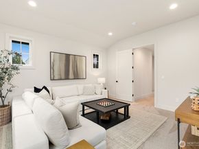 3032 NE Blakeley Street, Seattle WA 98105