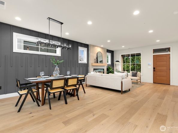 3032 NE Blakeley Street, Seattle WA 98105