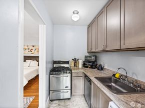 2132 5th Avenue 202, Seattle WA 98121