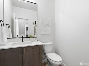 313 17th Avenue E B, Seattle WA 98112