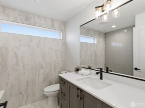 313 17th Avenue E B, Seattle WA 98112