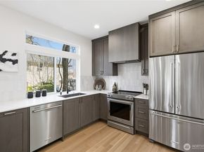 313 17th Avenue E B, Seattle WA 98112