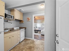 6916 Beverly Lane, Everett WA 98203