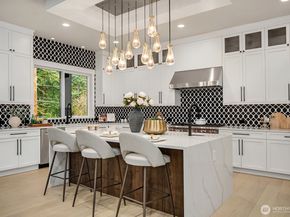 3204 116th Avenue NE, Bellevue WA 98004