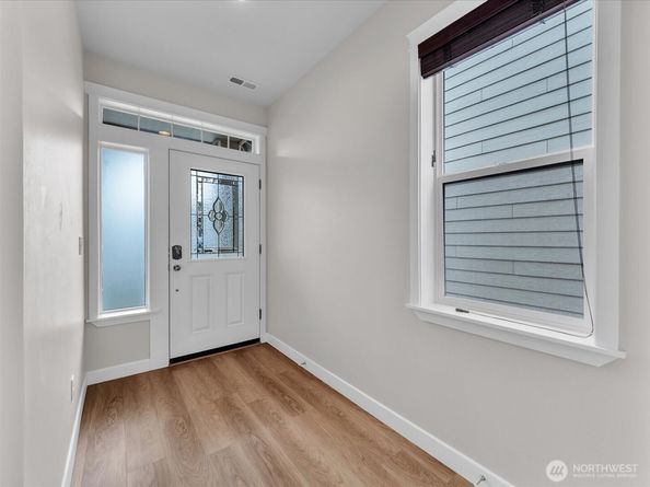 109 161st Place SE, Bothell WA 98012