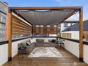 909 Hiawatha Place S C, Seattle WA 98144