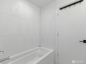 909 Hiawatha Place S C, Seattle WA 98144