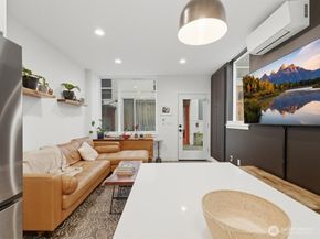 909 Hiawatha Place S C, Seattle WA 98144