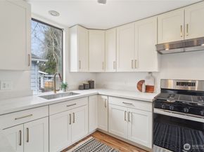 1420 N 50th Street, Seattle WA 98103