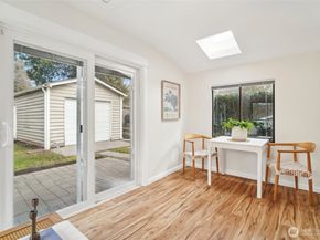 1420 N 50th Street, Seattle WA 98103