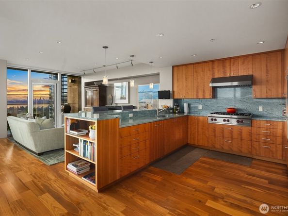 10700 NE 4th Street 3016, Bellevue WA 98004