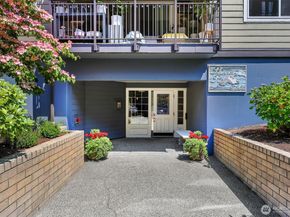8720 Phinney Avenue N 24, Seattle WA 98103