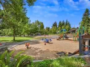 8720 Phinney Avenue N 24, Seattle WA 98103