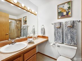 8720 Phinney Avenue N 24, Seattle WA 98103