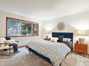 8720 Phinney Avenue N 24, Seattle WA 98103