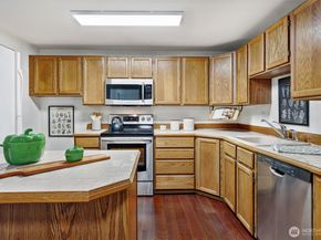 8720 Phinney Avenue N 24, Seattle WA 98103