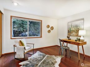 8720 Phinney Avenue N 24, Seattle WA 98103