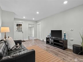 5526 20th Avenue S, Seattle WA 98108