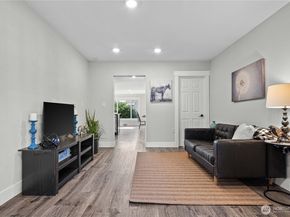 5526 20th Avenue S, Seattle WA 98108