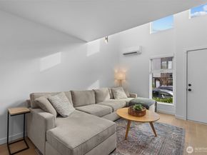 806 NW 50th Street B, Seattle WA 98107