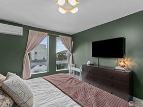 806 NW 50th Street B, Seattle WA 98107