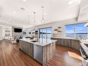 12065 30th Avenue SW, Burien WA 98146