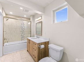 12065 30th Avenue SW, Burien WA 98146