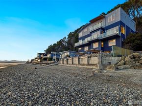 12065 30th Avenue SW, Burien WA 98146