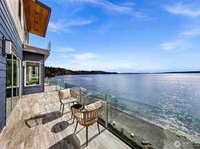 12065 30th Avenue SW, Burien WA 98146