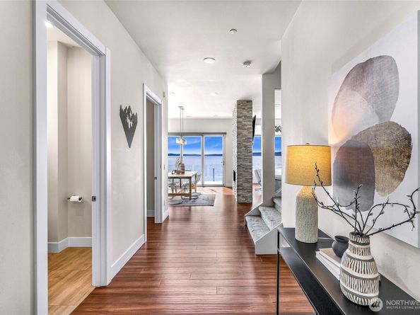 12065 30th Avenue SW, Burien WA 98146