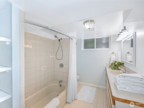 3744 NE 165th Street, Lake Forest Park WA 98155