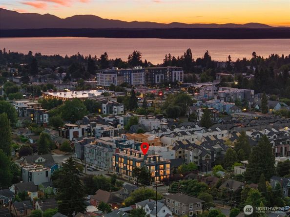 8303 C 12th Avenue NW, Seattle WA 98117