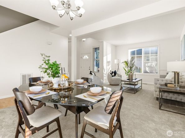 2017 NE 24th Place, Renton WA 98056