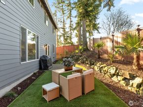 2017 NE 24th Place, Renton WA 98056