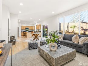 2017 NE 24th Place, Renton WA 98056