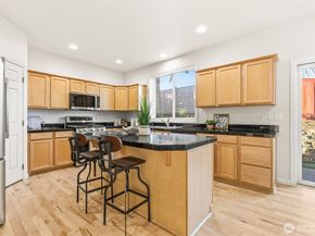 2017 NE 24th Place, Renton WA 98056