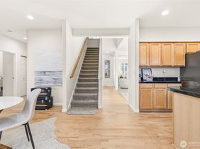 2017 NE 24th Place, Renton WA 98056