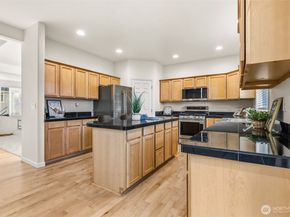 2017 NE 24th Place, Renton WA 98056