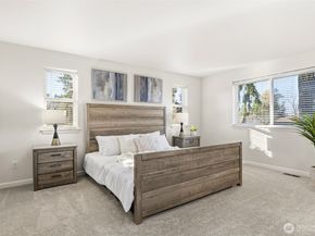 2017 NE 24th Place, Renton WA 98056