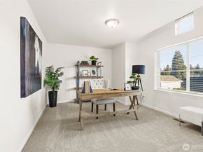 2017 NE 24th Place, Renton WA 98056