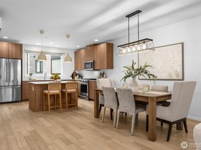 6454 NE 181st Street 102, Kenmore WA 98028