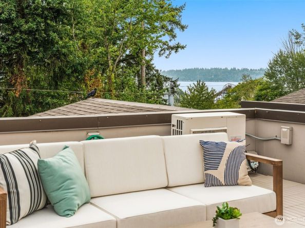 6454 NE 181st Street 102, Kenmore WA 98028