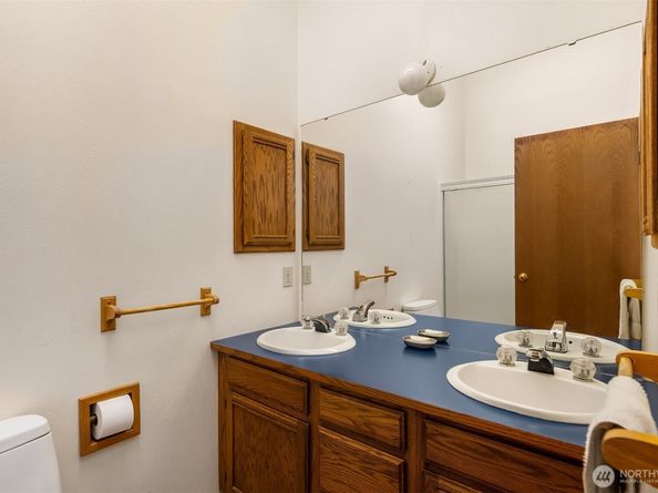 2449 209th Place NE, Sammamish WA 98074