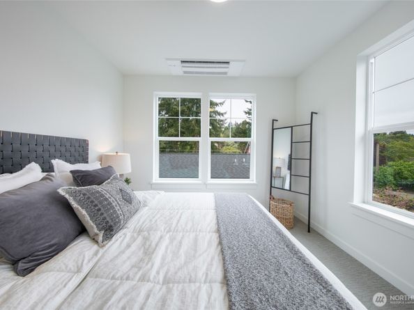 3639 34th Avenue W B, Seattle WA 98199