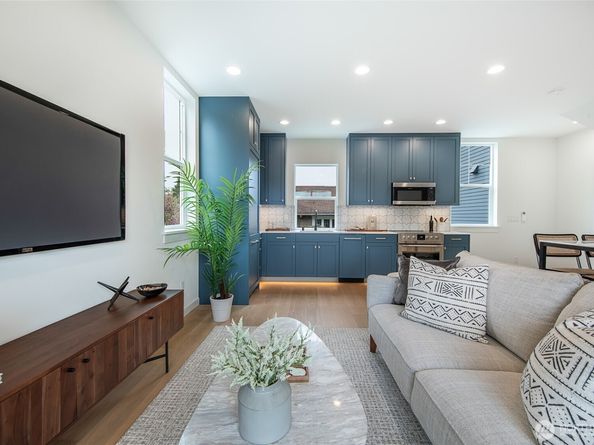 3639 34th Avenue W B, Seattle WA 98199