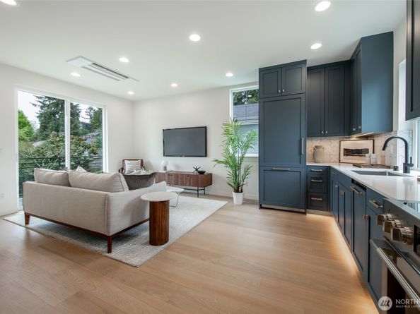 3639 34th Avenue W B, Seattle WA 98199