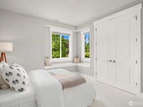 1646 106th Avenue SE, Bellevue WA 98004